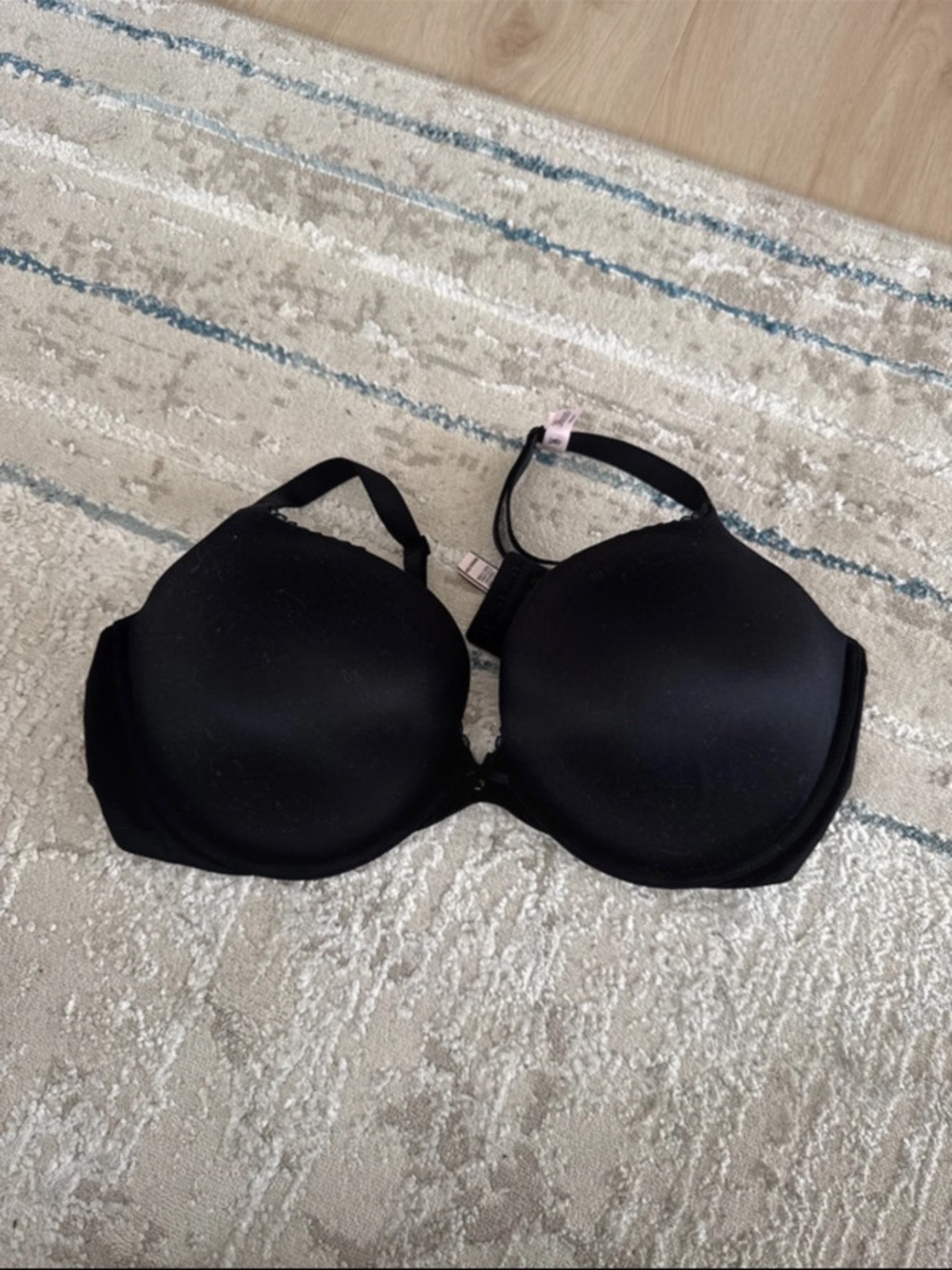 Victoria's Secret Black T-Shirt Bra - Smooth Padded Cups